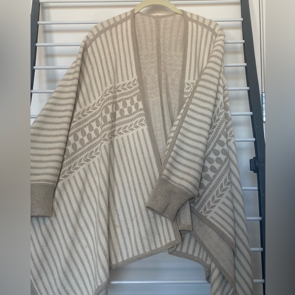 Kit & Ace Poncho, Size: S/M